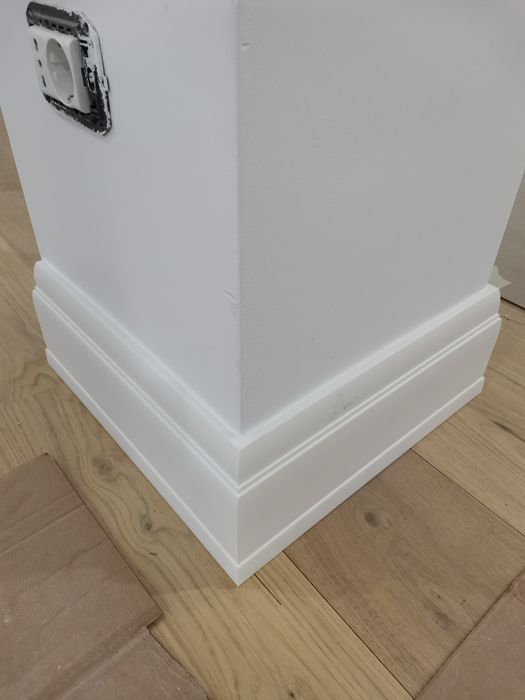 Montaj plinta duropolimer-mdf-aluminiu-profile decorative 45 grade