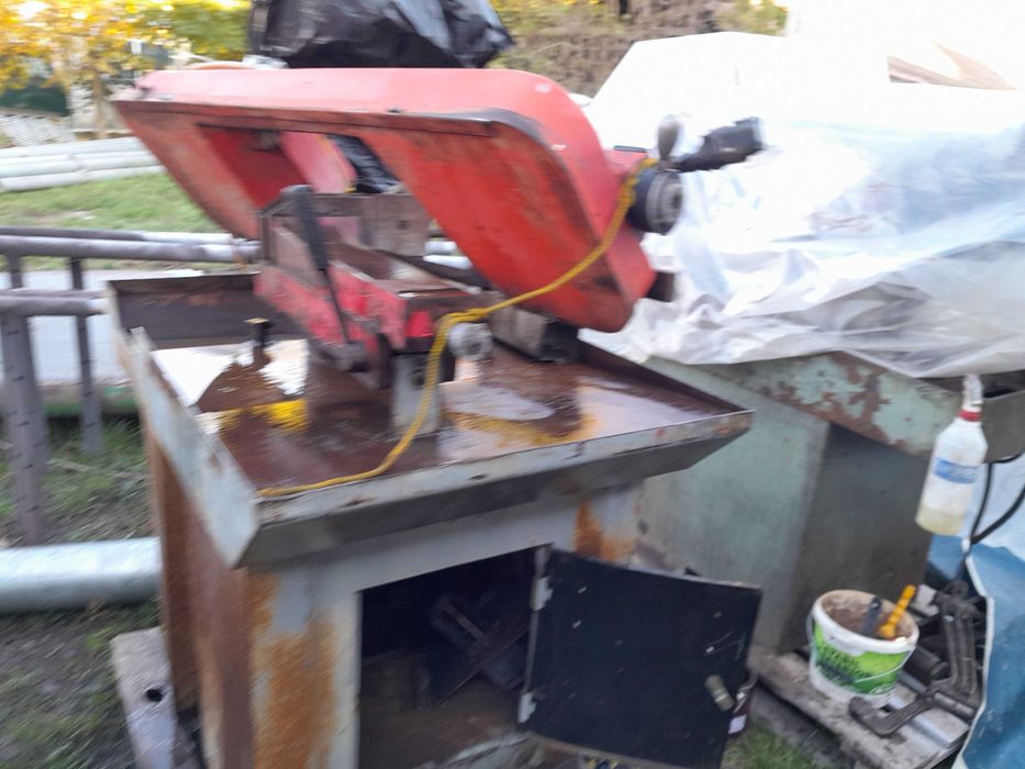 Ferastrau panglică taiat fer mai multe detagli la telefon