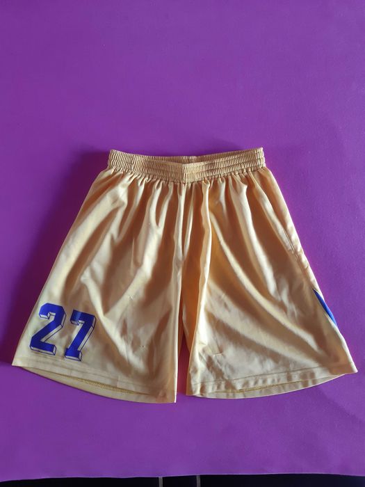 Екип жълт (фланелка и гащета) на Левски на Седрик Бардон