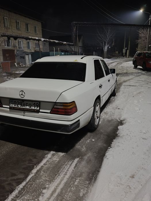 Продам 124  Мерседес