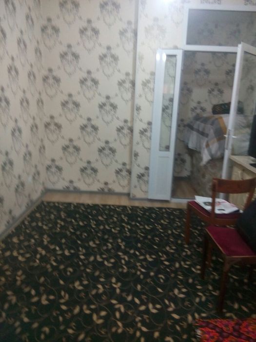 Yunusobod bozor oldida 1 xonalik arenda oila uchun.