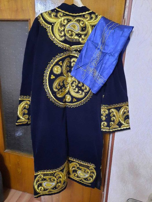 Продам чапан золотошвейный