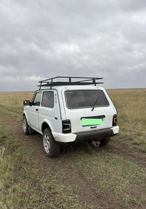 Продам ниву 2121