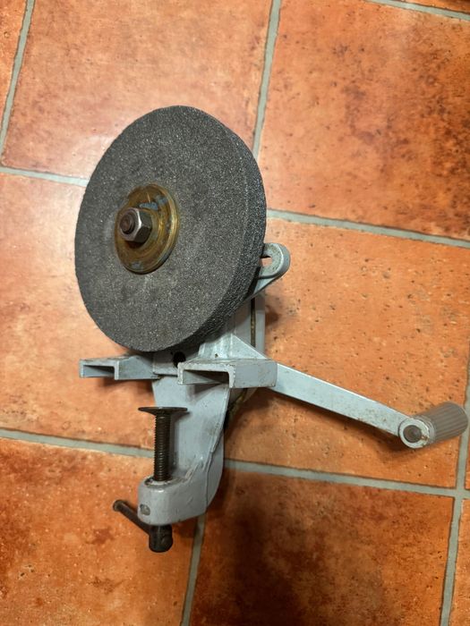 Наждак ручной настольный