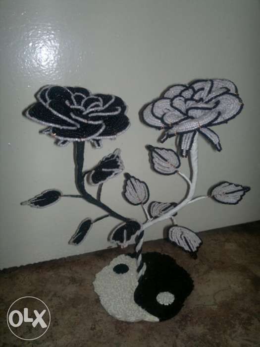 Розы Инь-ян из бисера