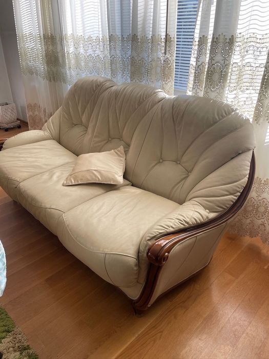 Два дивана и фотьойл