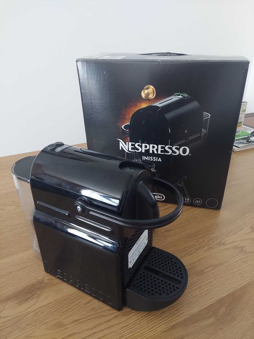 Espressor Nespresso Inissia - cu capsule