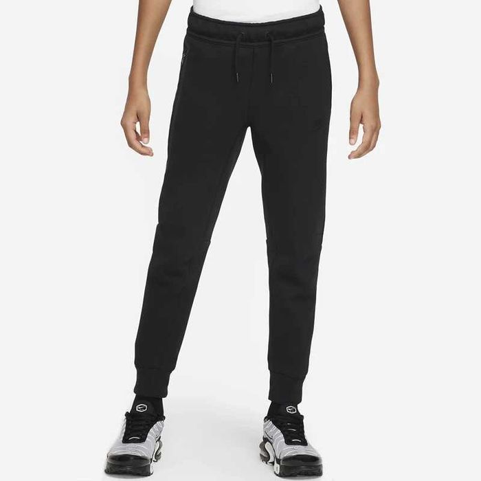 Оригинална долница Nike Tech Fleece сива или черна размери 158 и 170см
