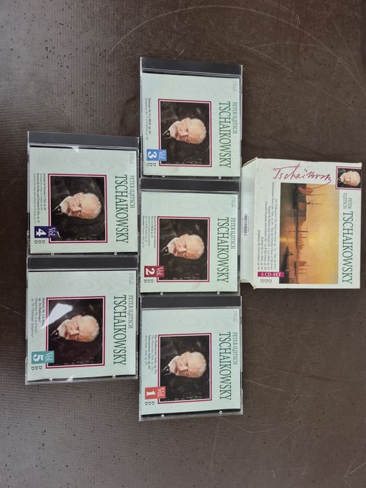 Vand lot  CD cu muzica clasica mixta Tschaikowsky 

8 CD =100lei

-livrez oriunde în țară cu FAN COURIER sau orice alt serviciu de cu