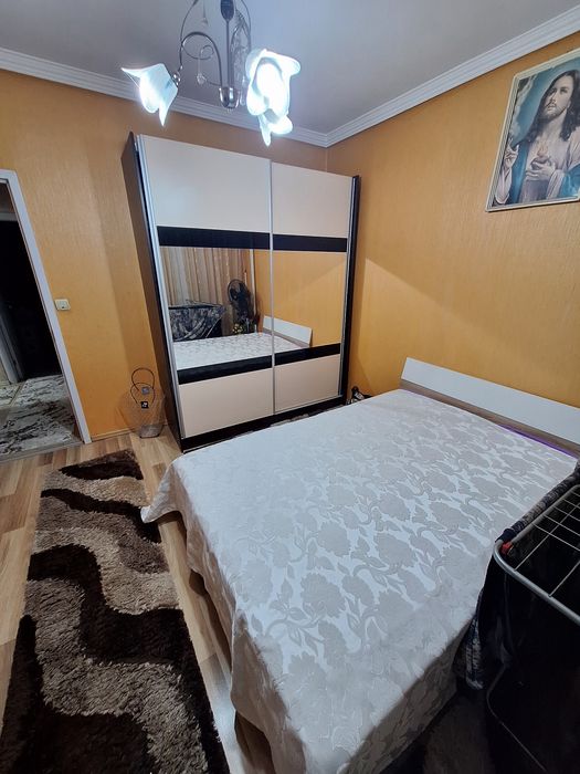 Спалня с матрак +гардероб