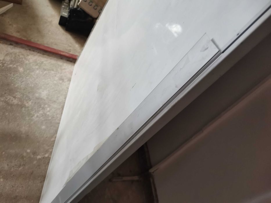 Tabla magnetica alba 150x120 cm, rama de aluminiu, fixare perete