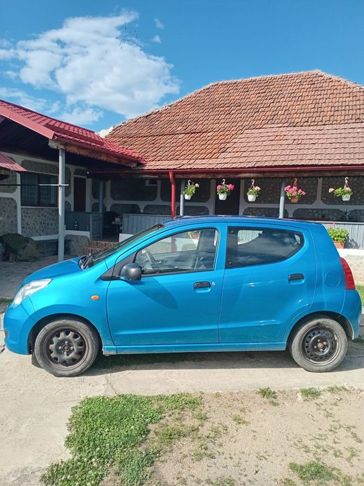 Vând Suzuki Alto 2011