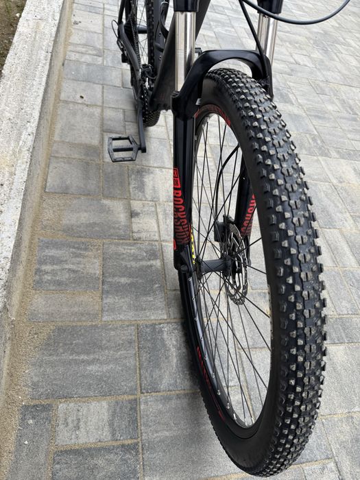 Bicicleta orbea rockshox pe aer