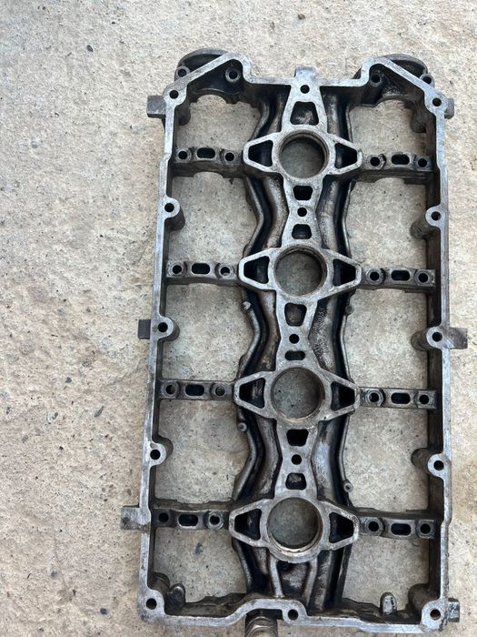 Крышка матора ГБЦ 16кл ваз.