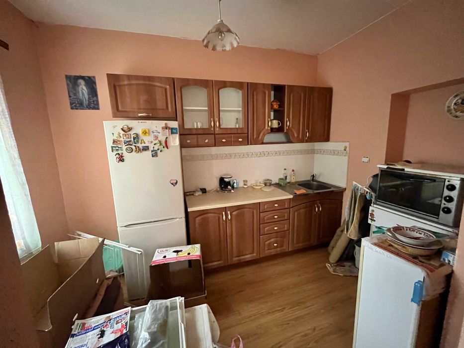 Продава къща в кв. Васил Левски, Казанлък