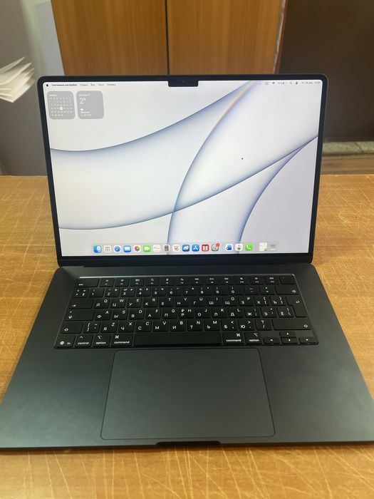 Продам macbook air m5 15.3