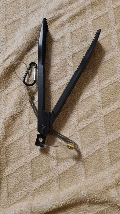 Щипка грипер за риболов