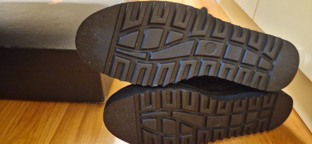 Cizme piele intoarsa