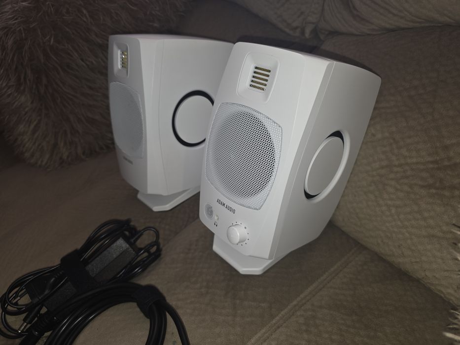 Adam audio d3v white  monitor audio activ