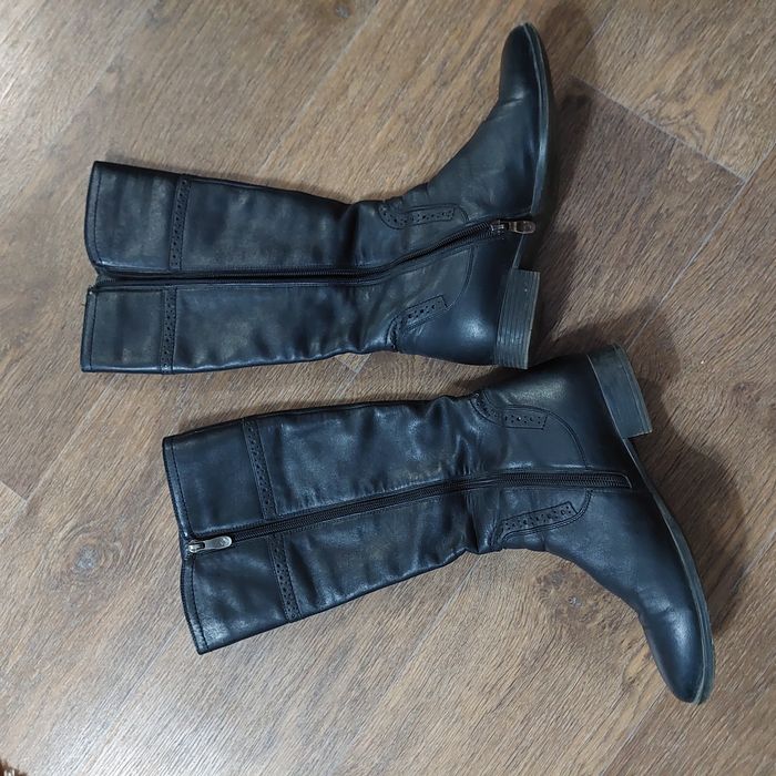 Продам демисезонные сапоги