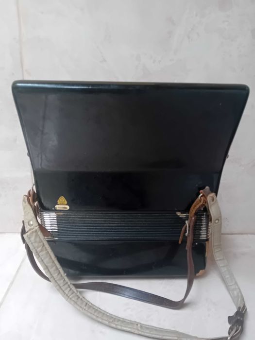 Акордеон Велтмайстер  (Weltmeister ) 40 баса