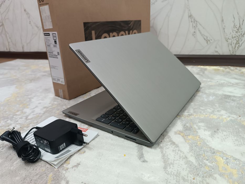 Ноутбук LENOVO 2021 + Документы.