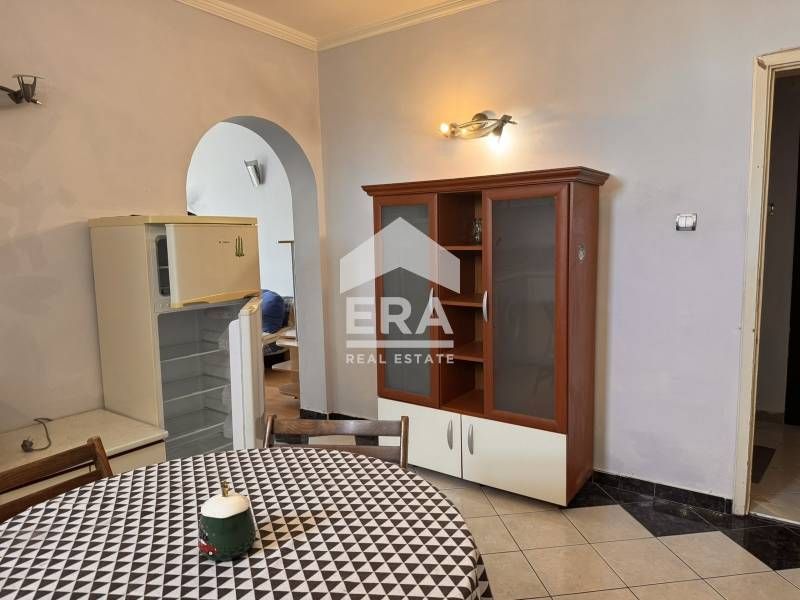 Дава се под наем Двустаен апартамент в Варна, Трошево - 60 кв.м за 338.64 € - Снимка #2