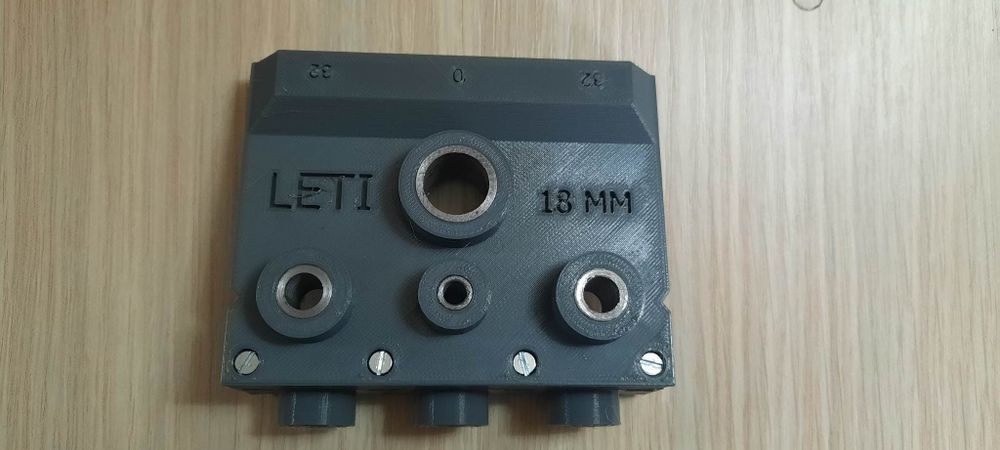 Шаблон за пробиване минификс с метални втулки