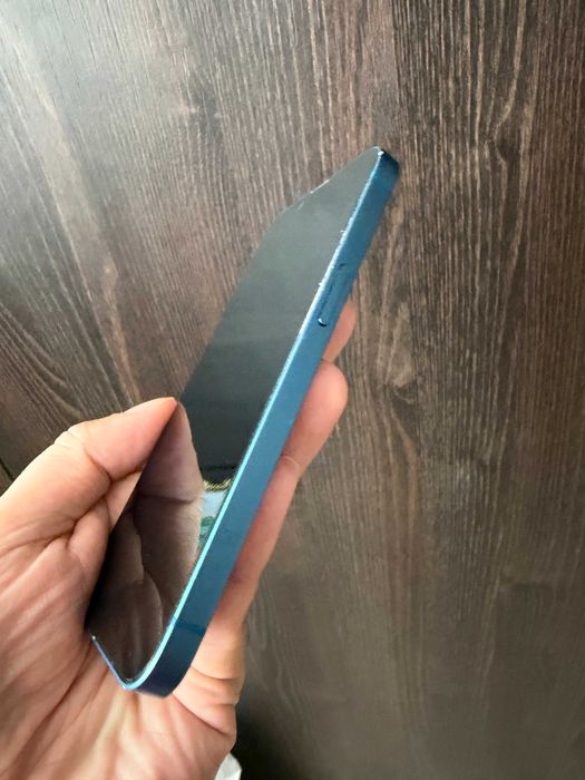 Vand doua iPhone 13, 128 GB, liber retea