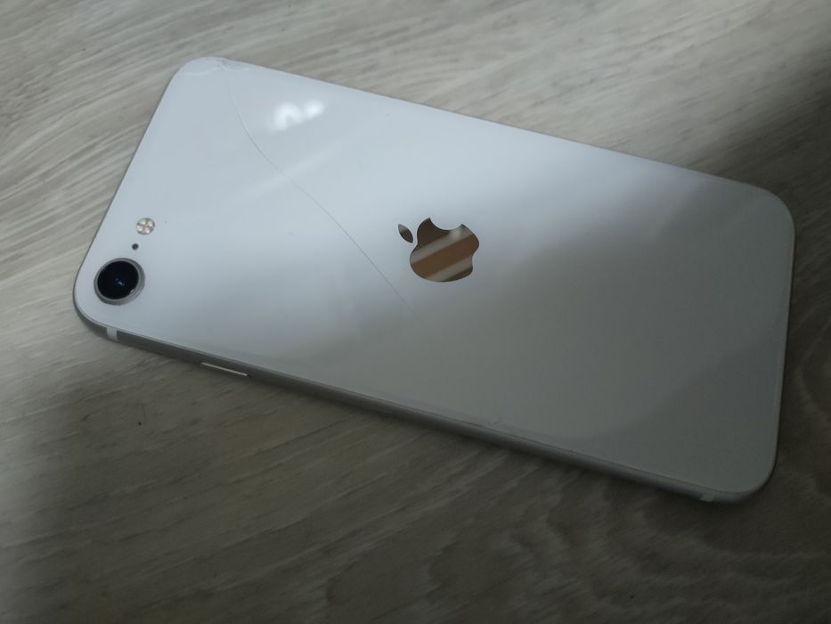 iPhone SE 64GB White