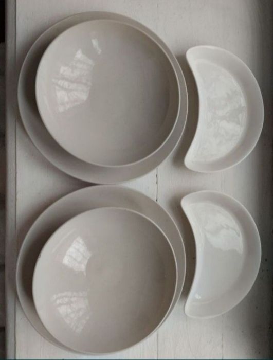 Посуда красивая,разная.