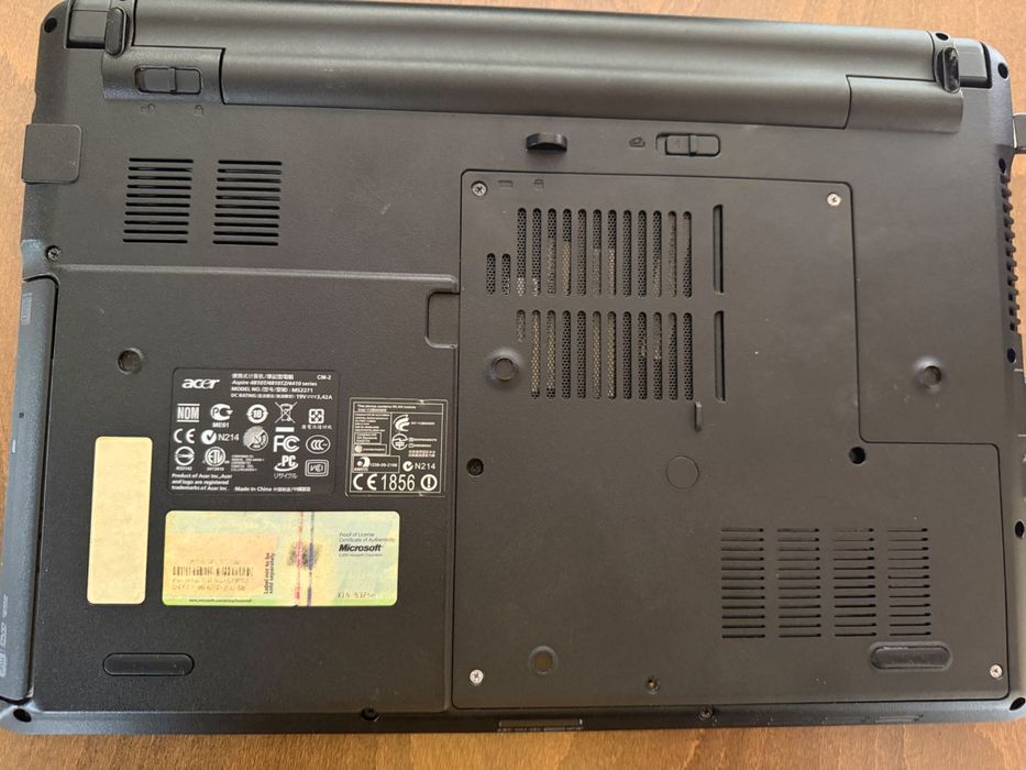 Acer Aspire 4810TZ с аксесоари