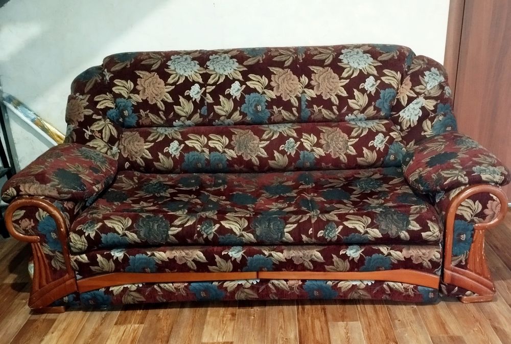 Стильный мягкий диван