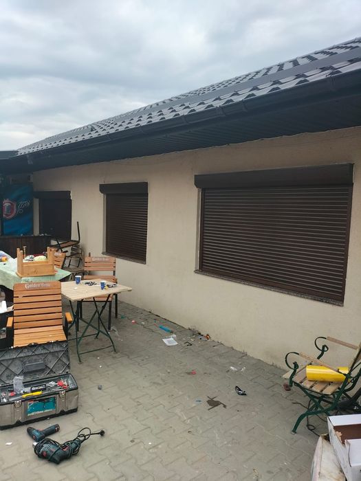 RULOURI Aluminiu si Usi de garaj rezidentiale SECTIONALE