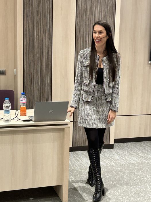 Сако и пола тип Букле