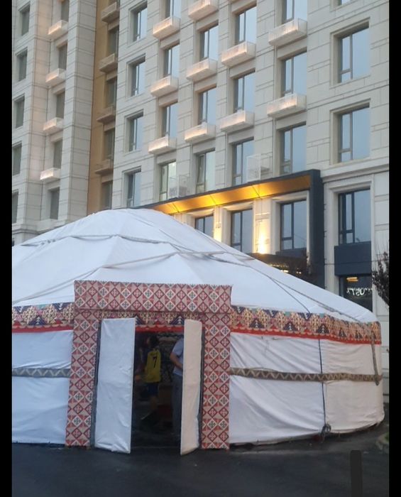 Юриа. киіз үй. Қара үй