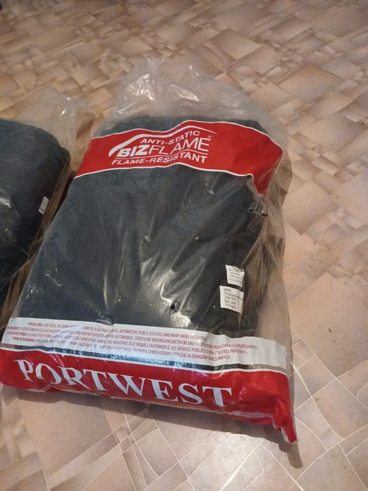 Продаются зимняя спец одежда