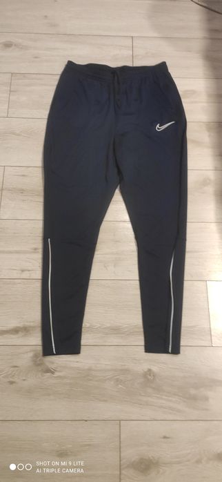 NIKE спортен екип L