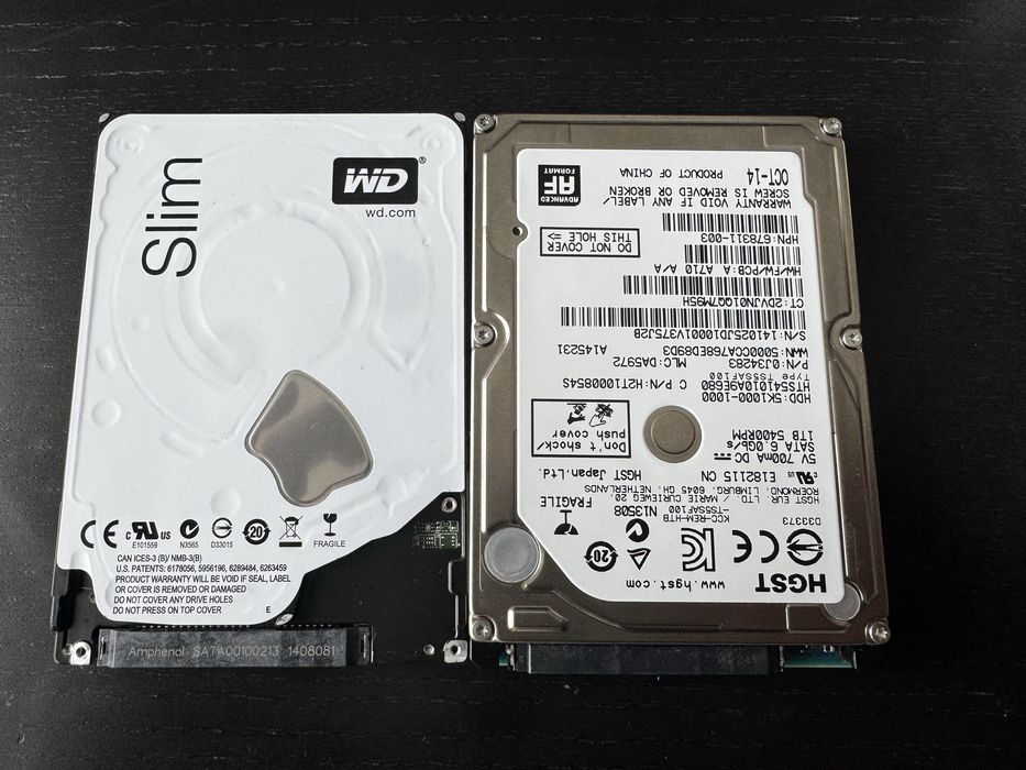 Vând două HDD, fiecare de 1TB, funcționează perfect.