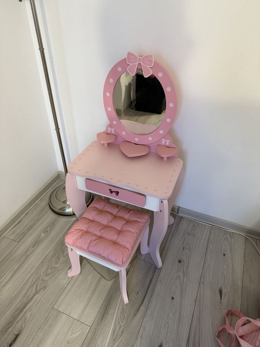 Masuta machiaj roz fetite