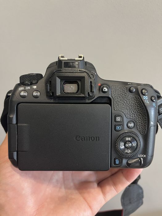 Canon 77d продам
