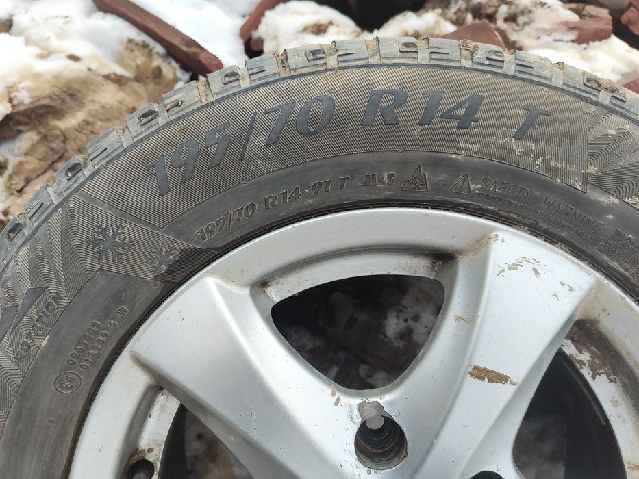 Диски с резиной от Тайота Ипсун