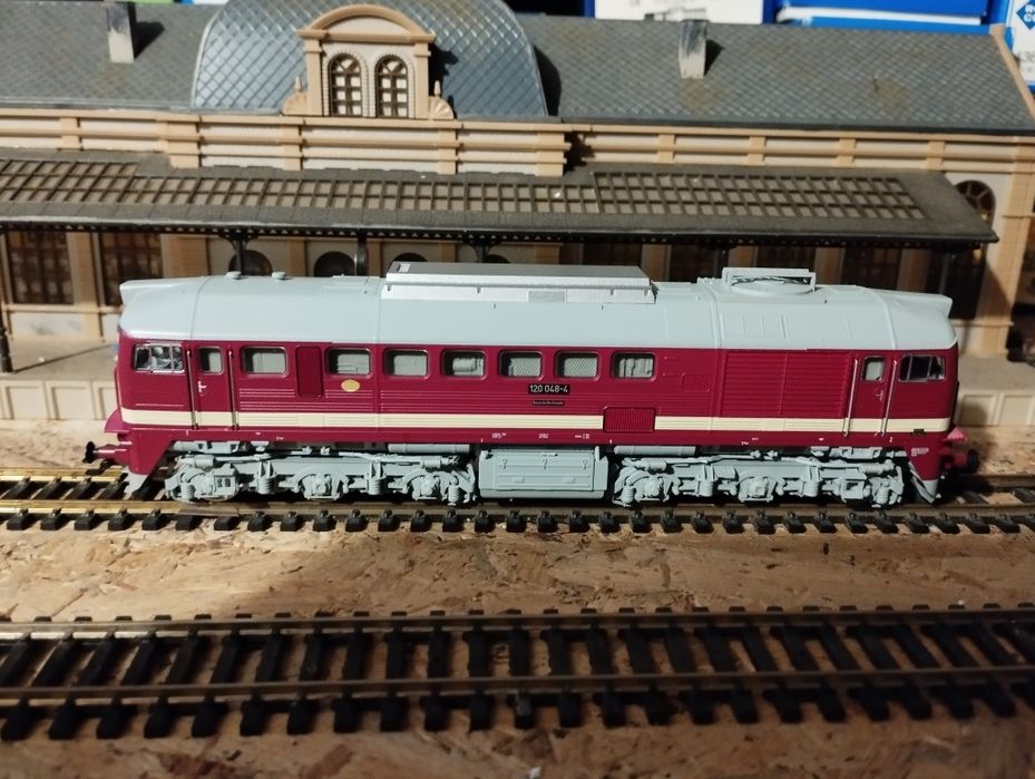 Дизелов локомотив Roco BR120 HO 1/87