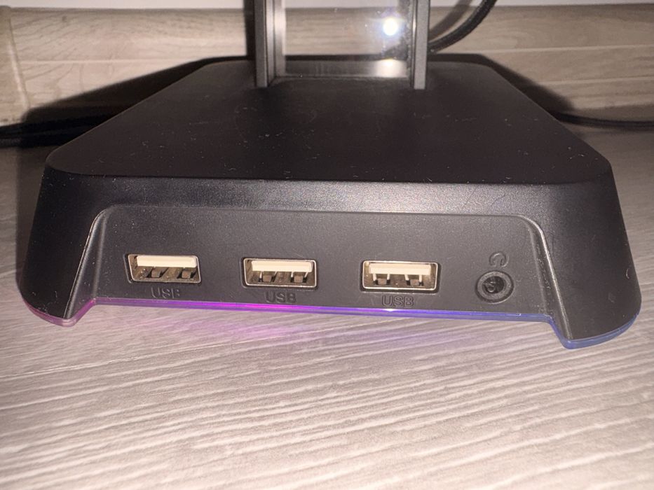 Casti gaming RGB surround noise cancelation si/sau suport RGB casti