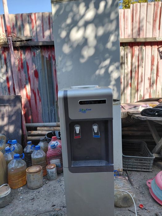 Напольный кулер для воды EcoCool 64LA