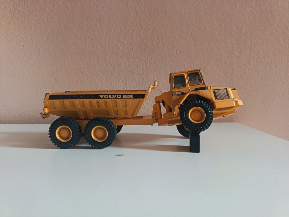 1:50 модел на Volvo -BM