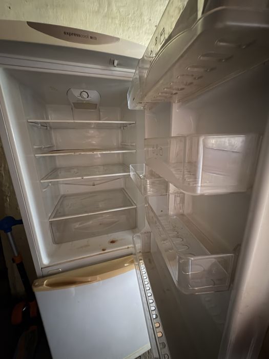 Продам машинку стиральную