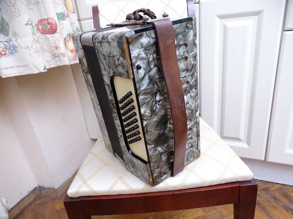 Акордеон "Weltmeister" – винтидж украса, декор - дом или заведение