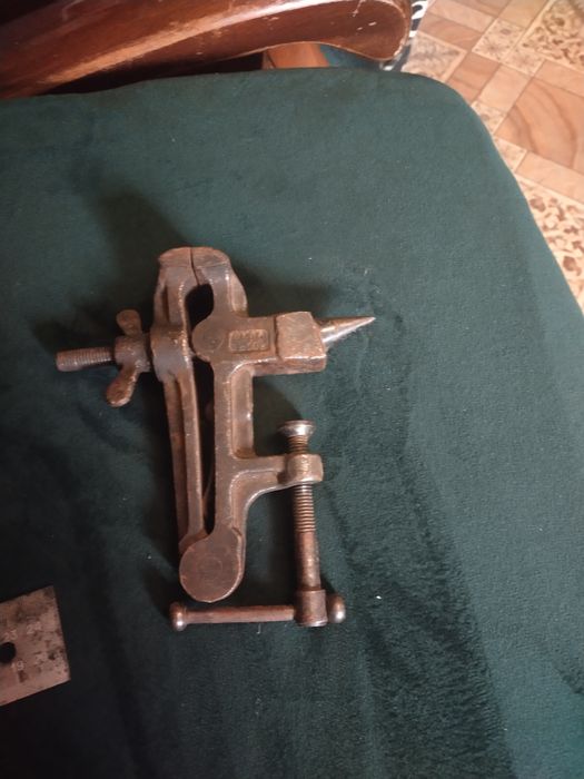 Тиски настольные СССР,клещи СССР ,,крестовина,молотки