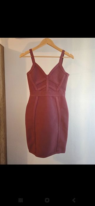 Vând rochie mărimea s,  astept si oferte